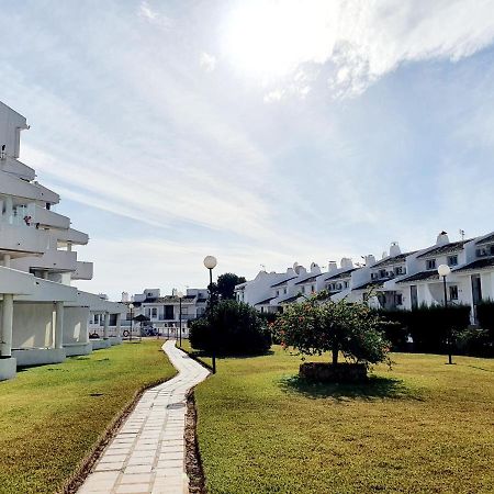Cozy Apartment On The Beach Sitio de Calahonda Exterior photo