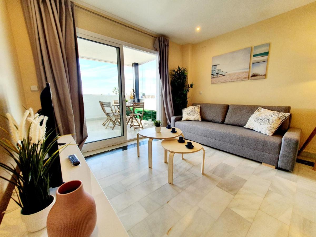 Cozy Apartment On The Beach Sitio de Calahonda Exterior photo